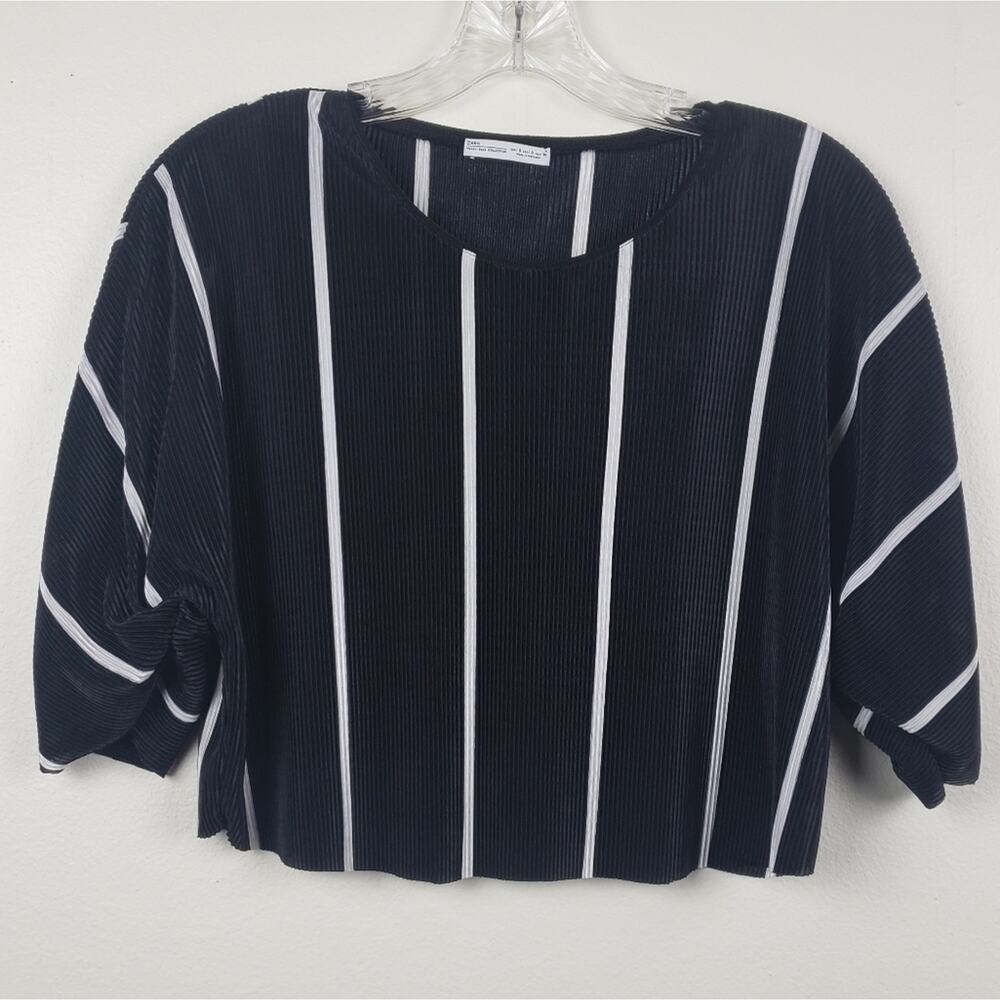 Zara | Basic Black and white crop top, size S